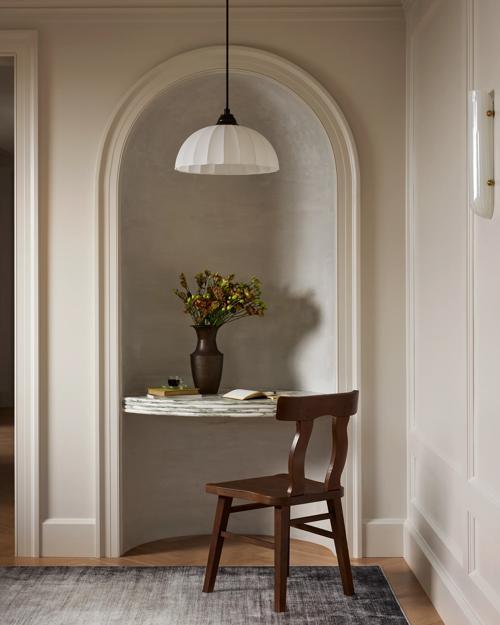 Shown in Dark Brown Ash