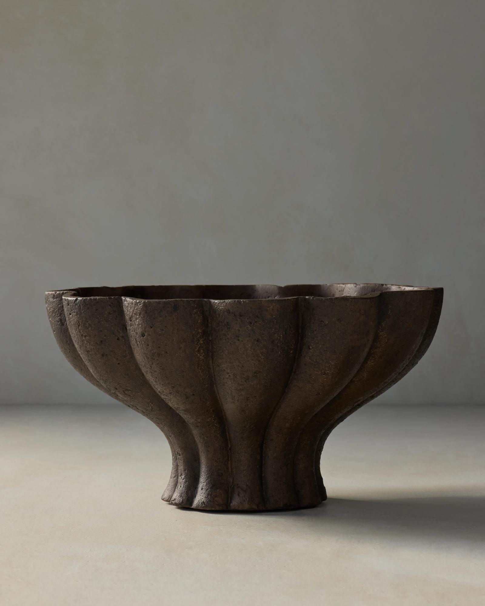 Trevi EcoMix Pedestal Bowl - Brown 14W x 7.75H x 17D