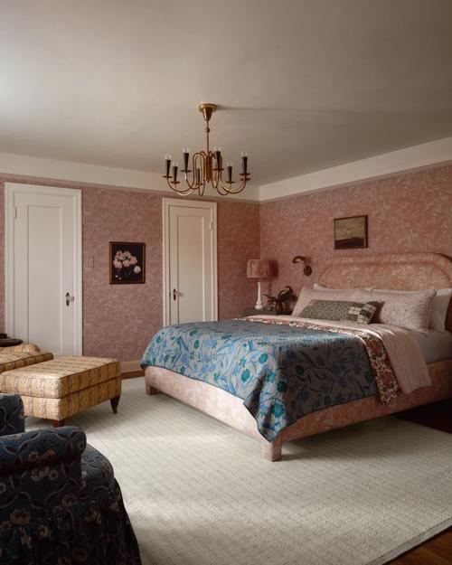 Shown in Ivory / Dove