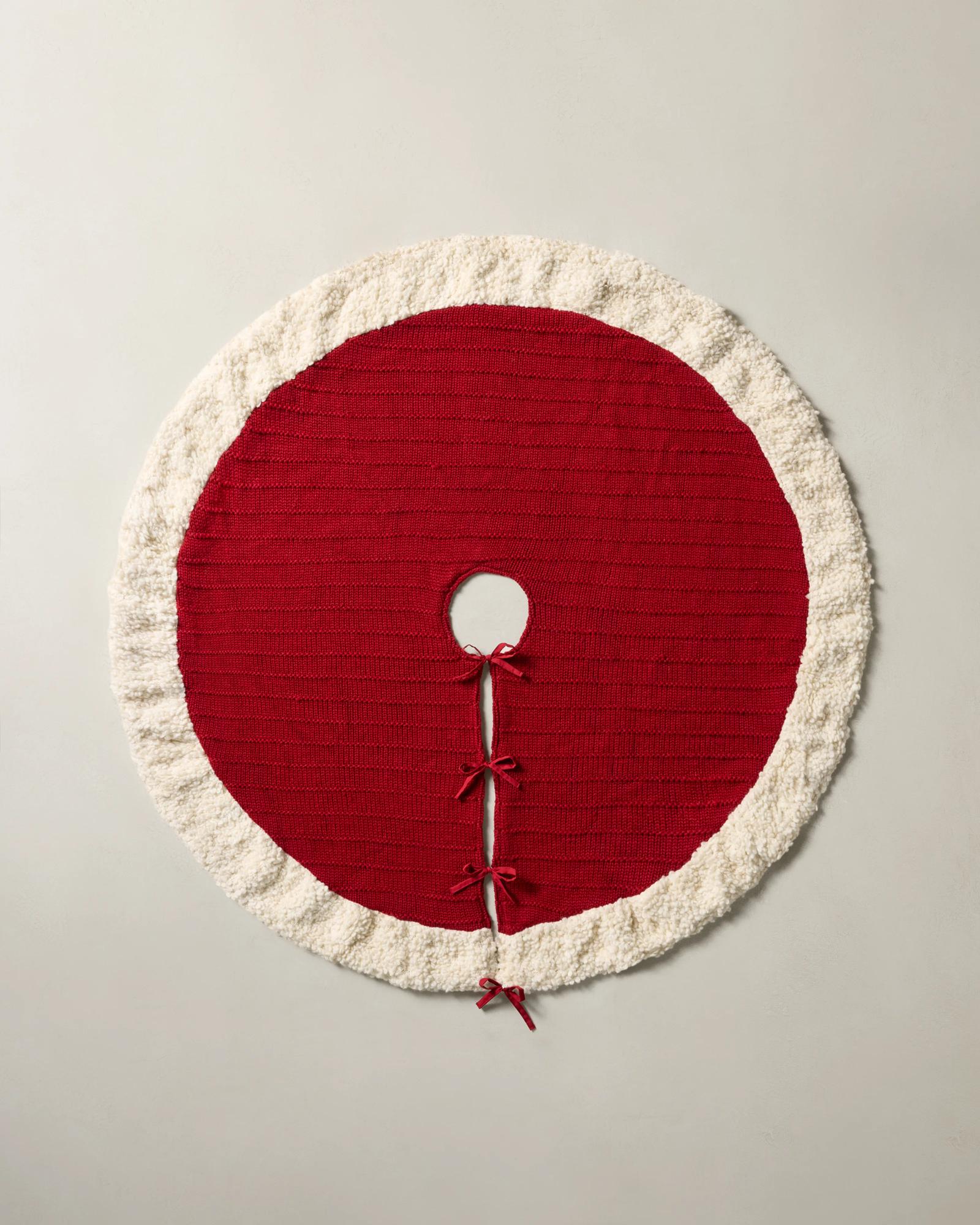 Natalia Tree Skirt - Red Ivory 60 x 60