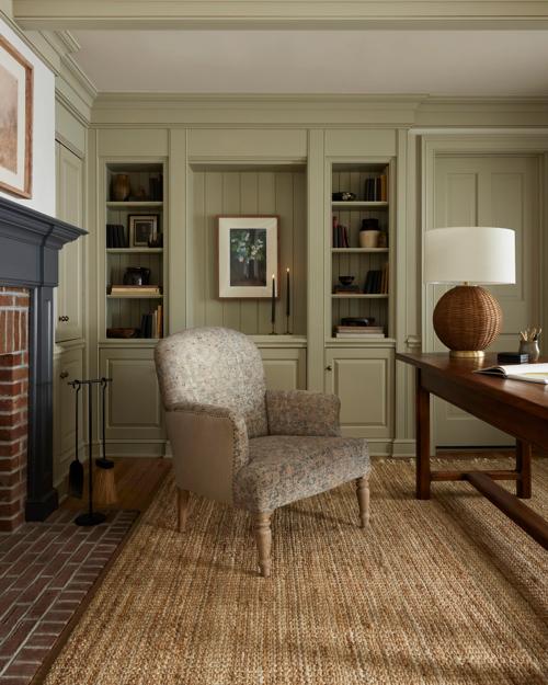 Corner of an office featuring Yasmina chair and Alisha rug
