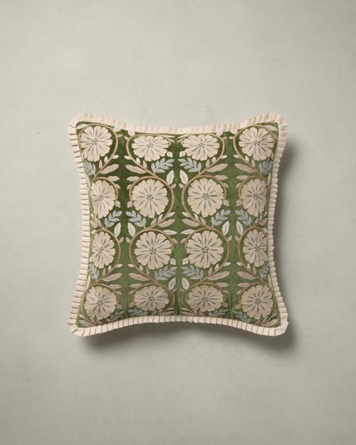 Helly Pillow - Gallery Image #1