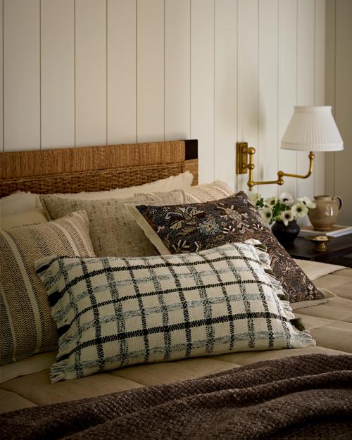 Shown in Green / Ivory