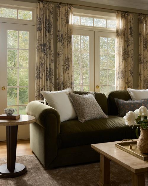 Shown in Luster Balsam Velvet Performance