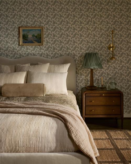 Dale Pillow - Gallery Image #2